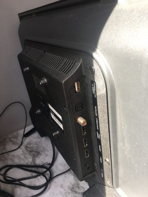 /posts/onn-roku-tv-24/TV_Ports.png